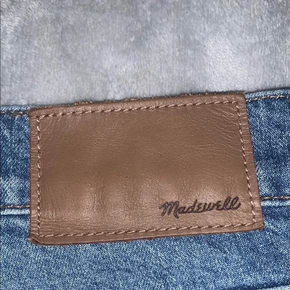 Madewell womens Distressed Denim Shorts Sz 32 17 in long - Picture 4 of 4